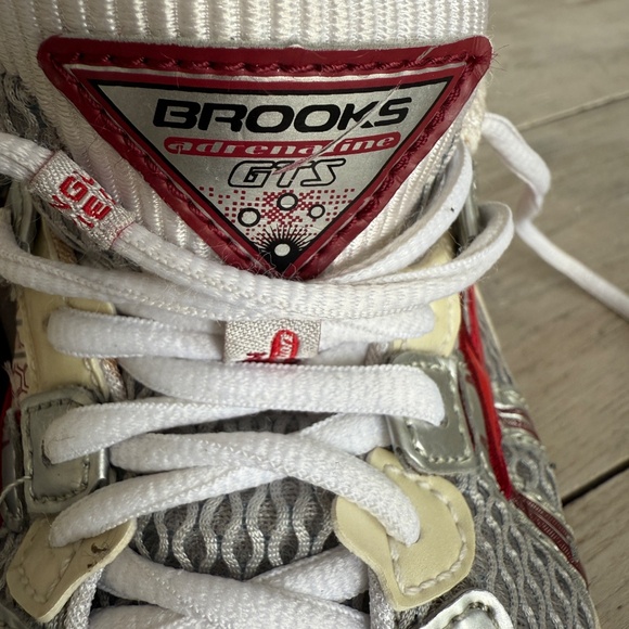 Brooks Adrenaline GTS 11th Edition Running Shoes Red Silver Women 8.5 M Athletic - Picture 8 of 10